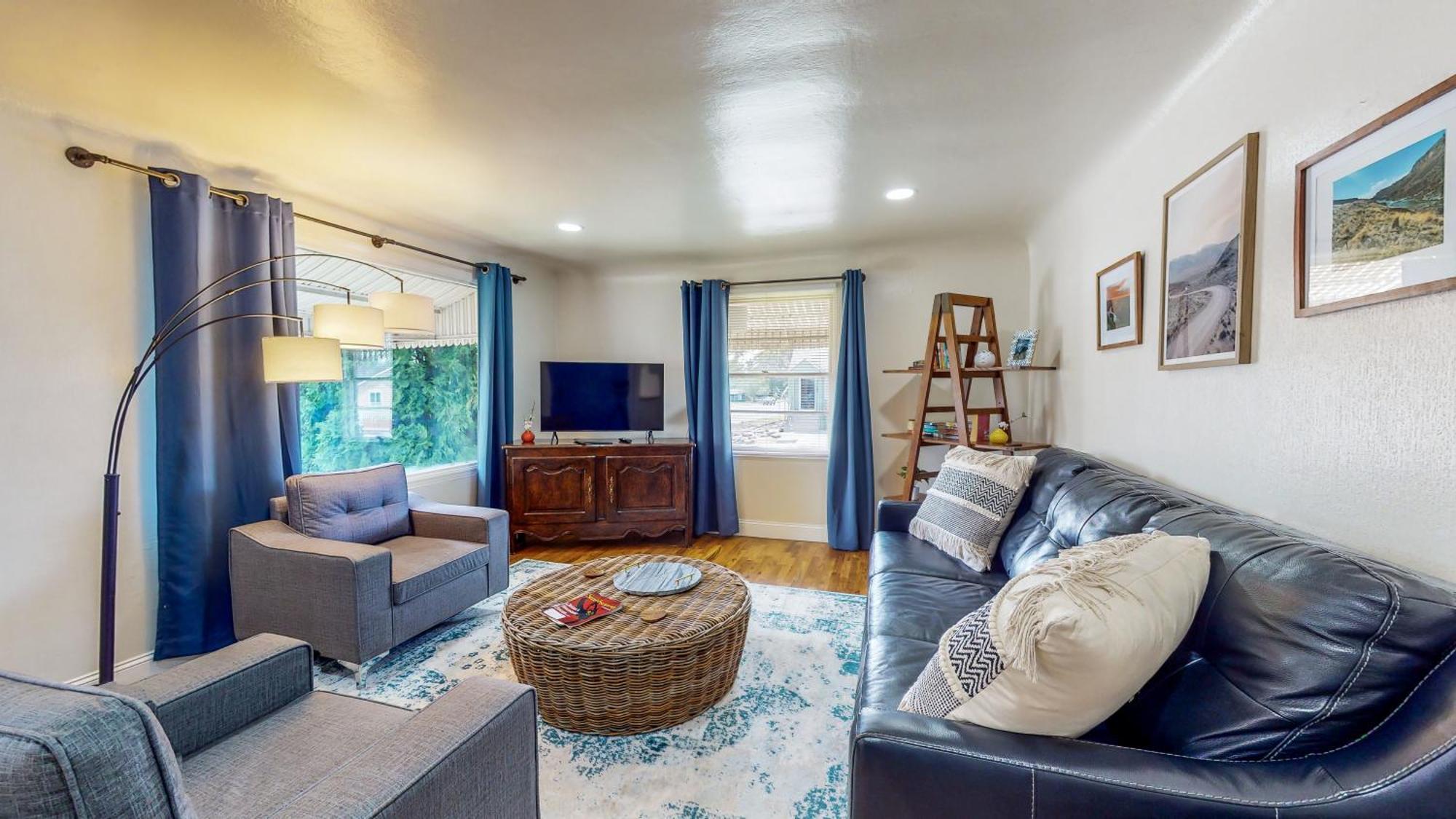 טווין פולס Charming Downtown Bungalow - King Bed, Office מראה חיצוני תמונה