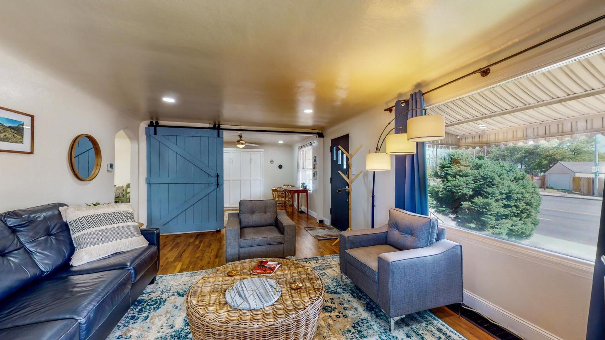 טווין פולס Charming Downtown Bungalow - King Bed, Office מראה חיצוני תמונה